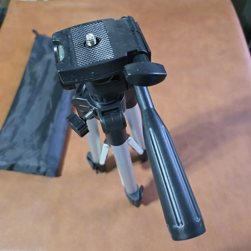 Lightweight Aluminum Camera Tripod